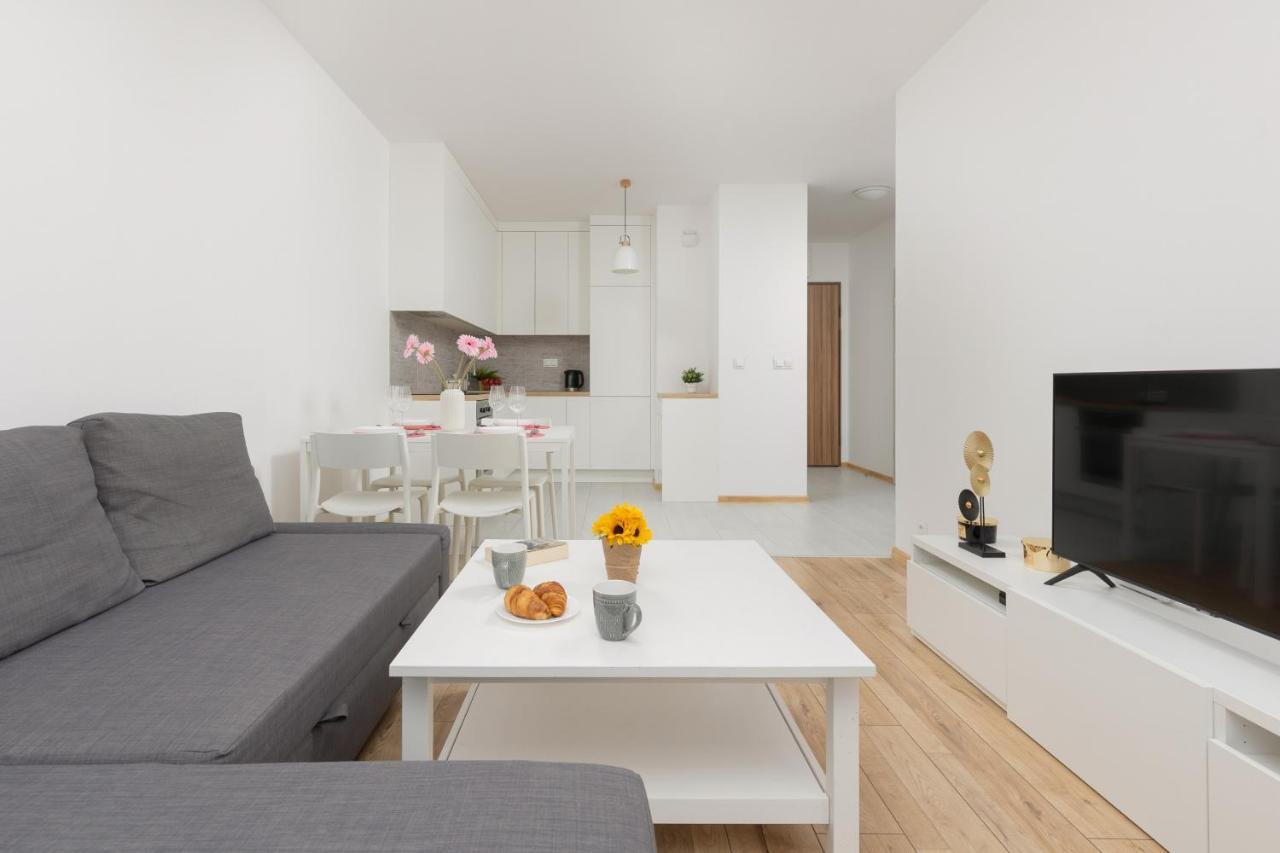 Warsaw Ulrychow Apartment With Parking By Renters Buitenkant foto