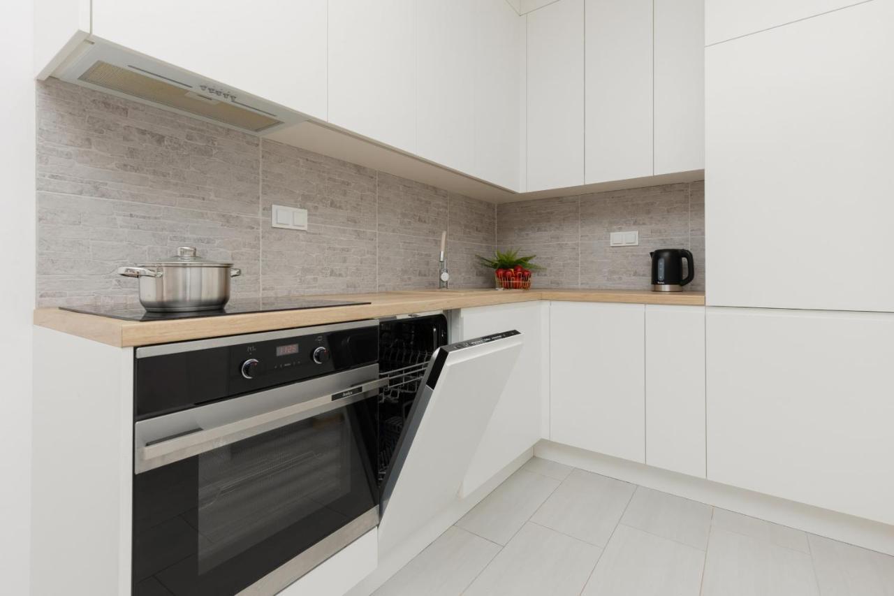 Warsaw Ulrychow Apartment With Parking By Renters Buitenkant foto