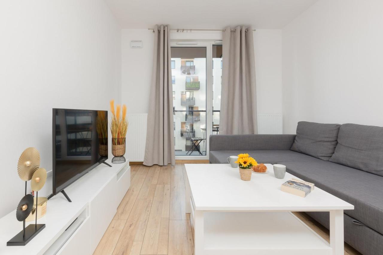 Warsaw Ulrychow Apartment With Parking By Renters Buitenkant foto