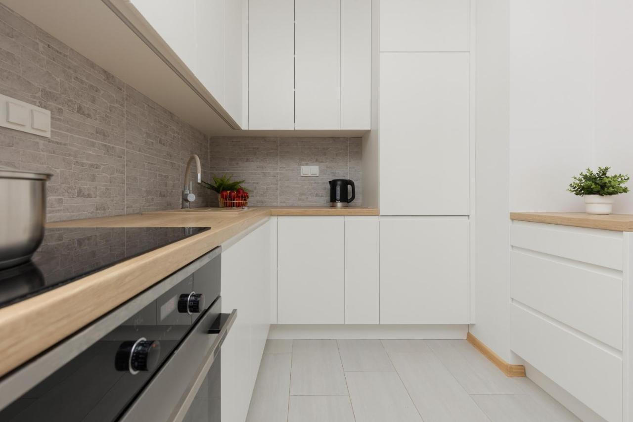 Warsaw Ulrychow Apartment With Parking By Renters Buitenkant foto