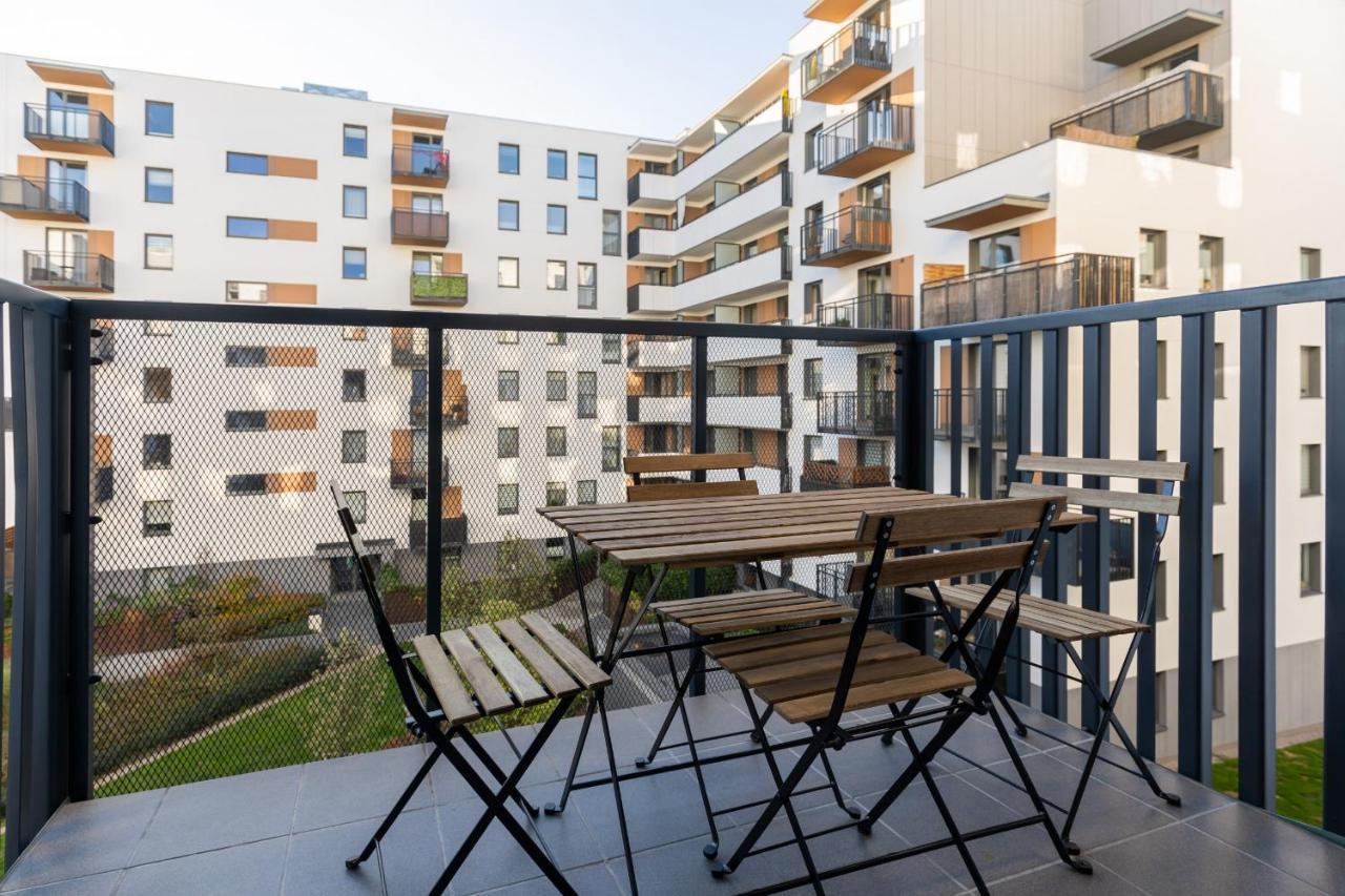 Warsaw Ulrychow Apartment With Parking By Renters Buitenkant foto