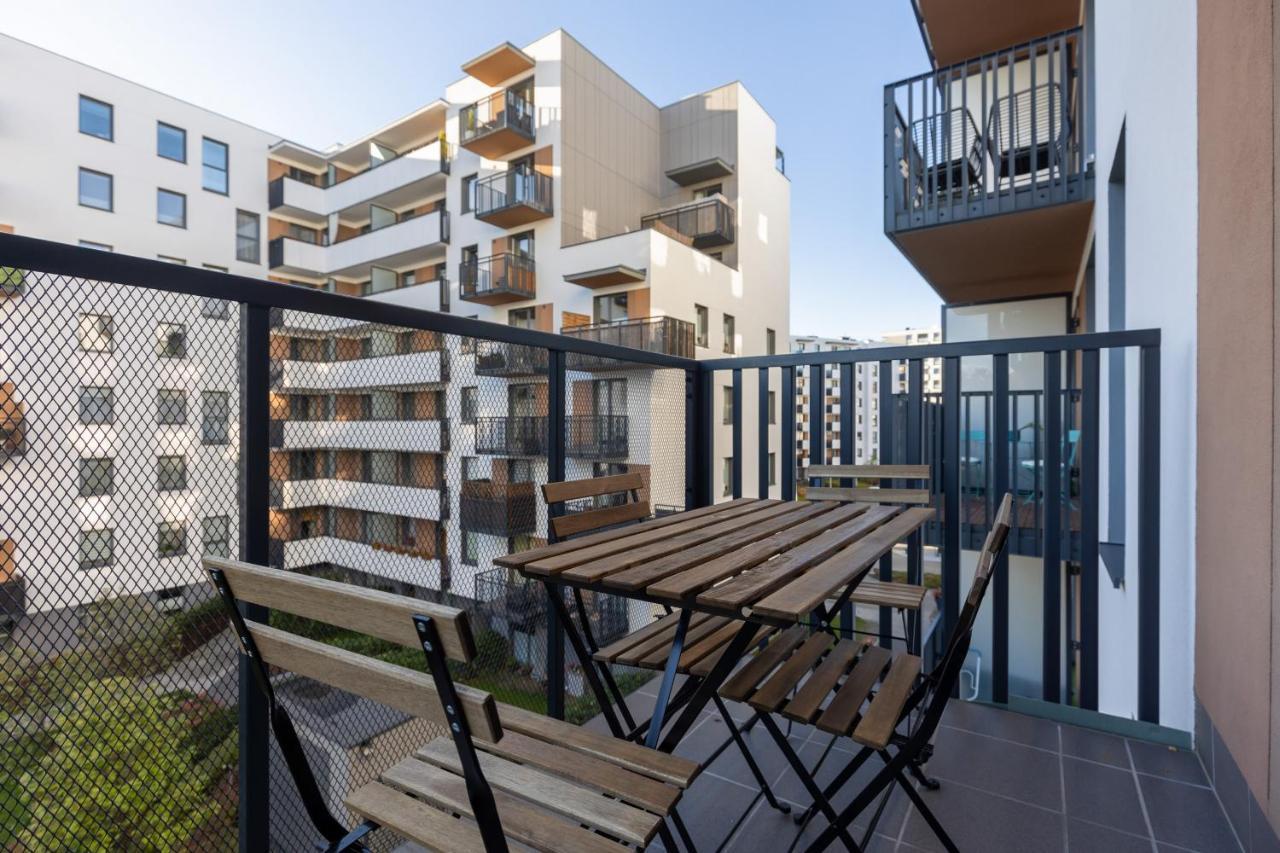 Warsaw Ulrychow Apartment With Parking By Renters Buitenkant foto